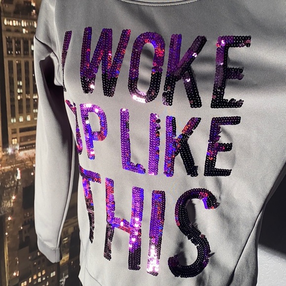 M - JUICY COUTURE - sequin I WOKE UP LIKE THIS grey / purple sweater - Picture 10 of 16